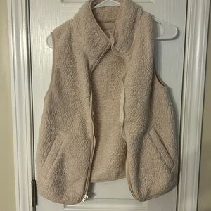 Sherpa Vest - cream Women’s medium